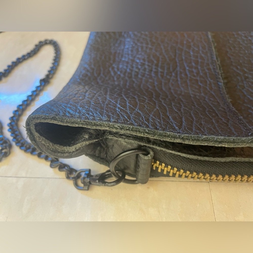 Ampersand as Apostrophe STANDARD BUFFALO PARCEL Black Pebbled Leather Crossbody - Picture 3 of 9